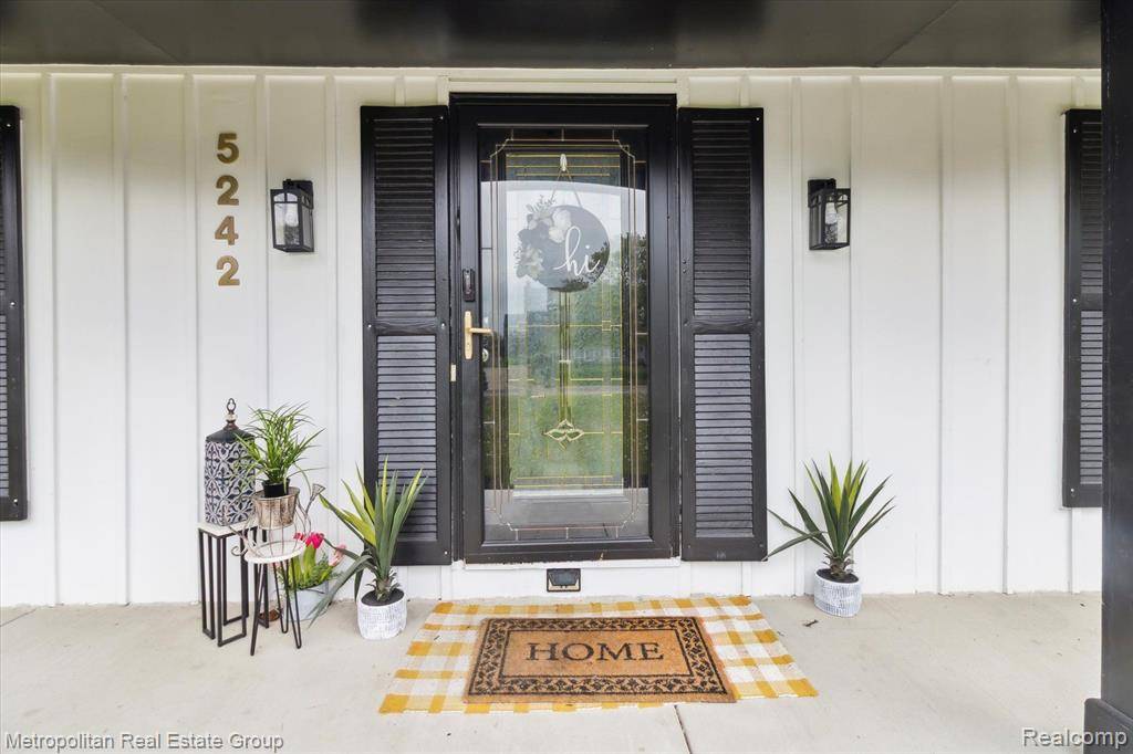 West Bloomfield Twp, MI 48322,5242 CEDARHURST Drive