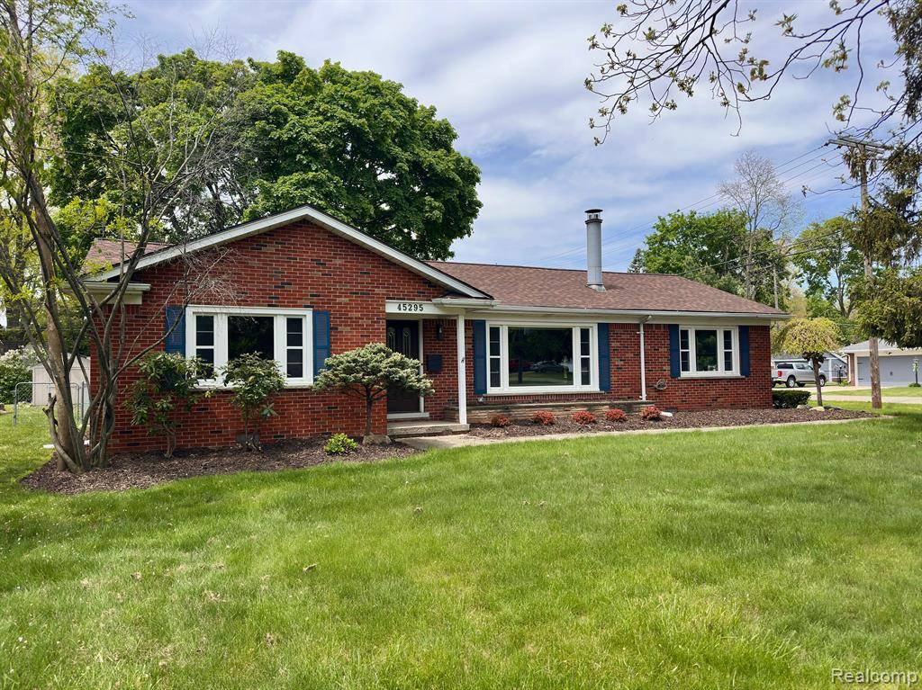 45295 GRANT PARK Avenue, Utica, MI 48317