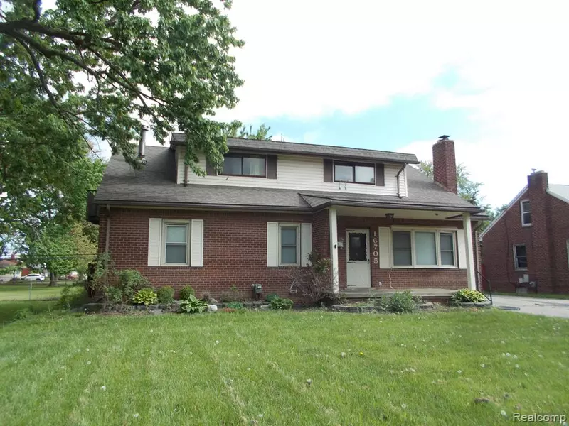 16705 MARTIN Road, Roseville, MI 48066