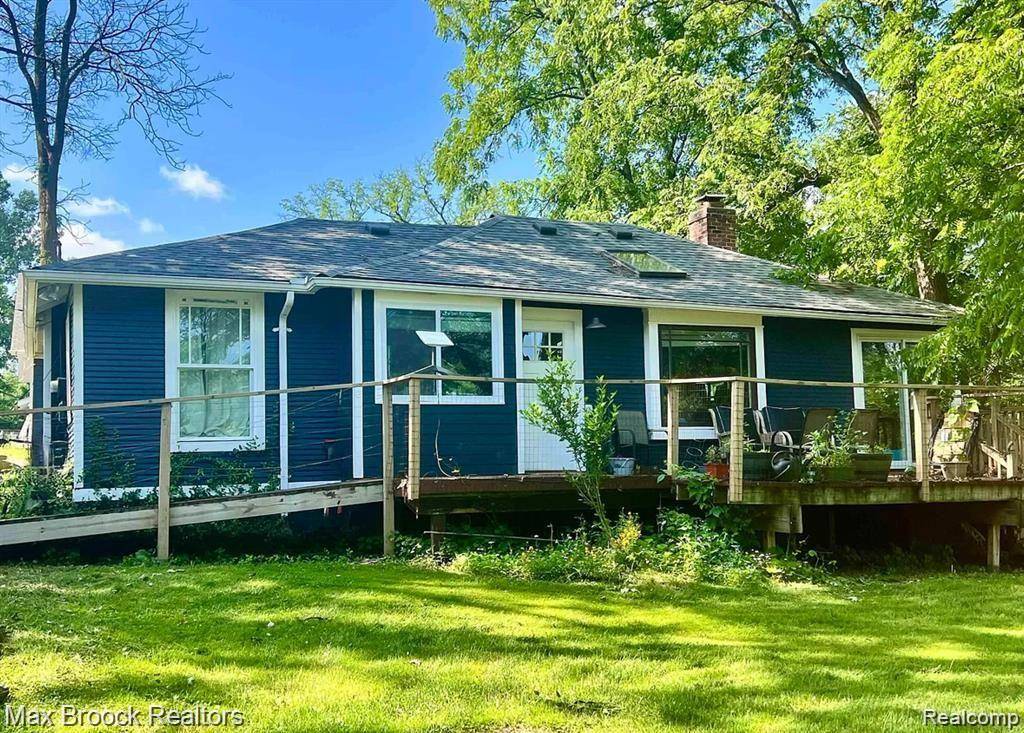 4995 LOCKHART Street, West Bloomfield Twp, MI 48323