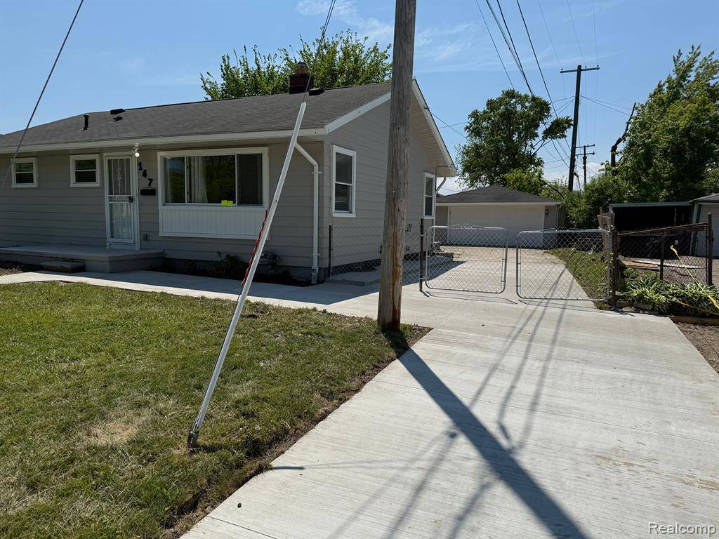 147 S EUCLID Street, Mt. Clemens, MI 48043