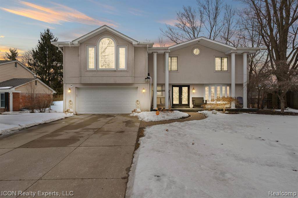 1965 DEVONSHIRE Road, Bloomfield Hills, MI 48302