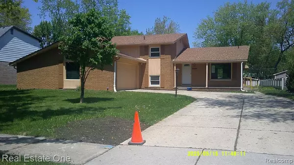 Grosse Ile Twp, MI 48138,8240 HAMPTON Road