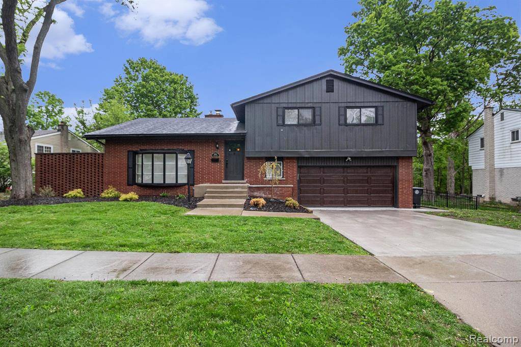 16114 ALPINE Drive, Livonia, MI 48154