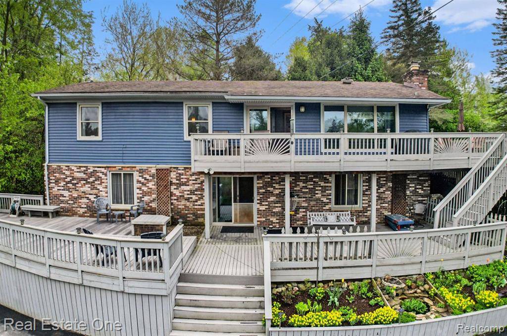 7529 BISHOP Road, Green Oak Twp, MI 48116