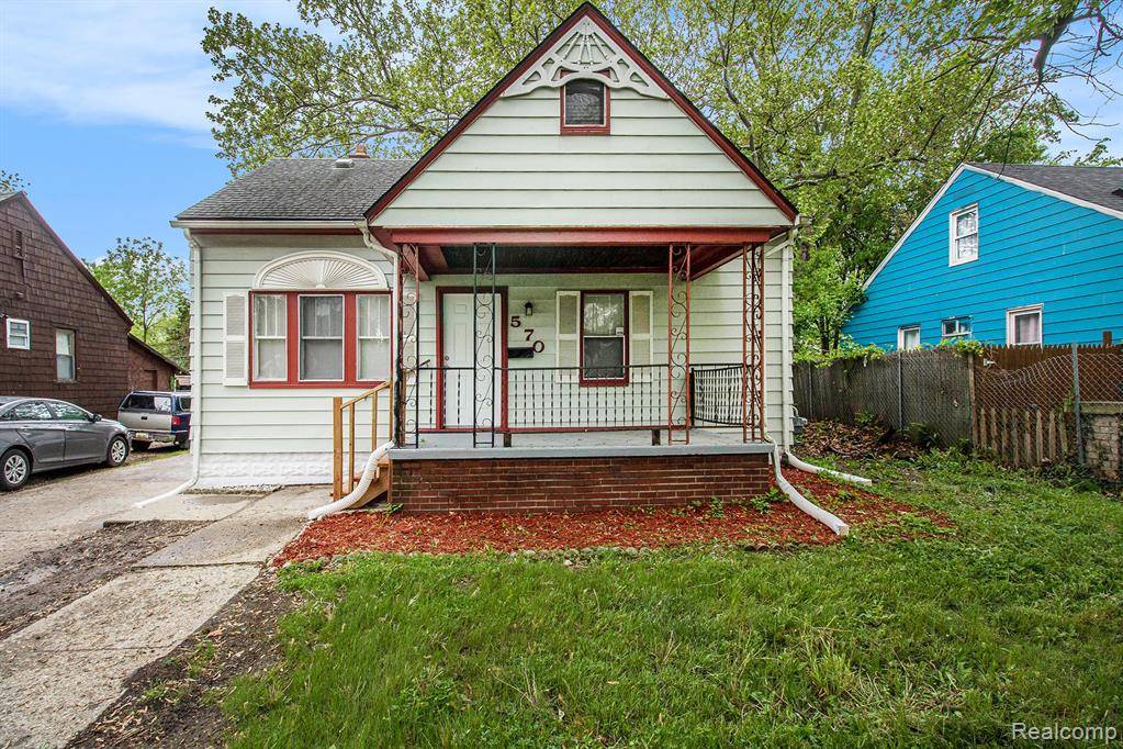 570 E KENNETT Road,  Pontiac,  MI 48340