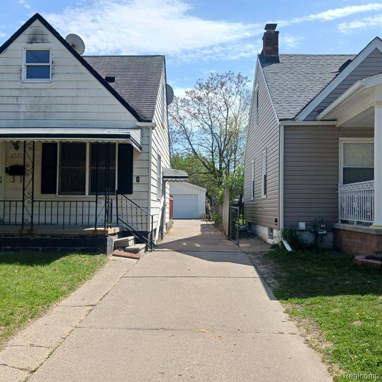25719 COLGATE Street, Dearborn Heights, MI 48125