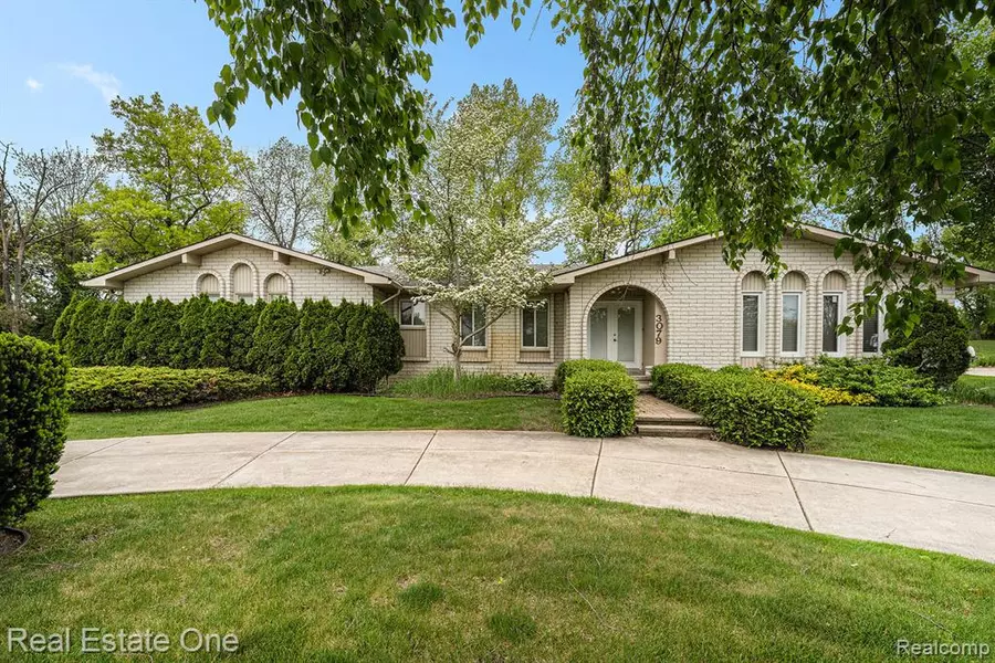 3079 RAVINEWOOD Drive, Commerce Twp, MI 48382