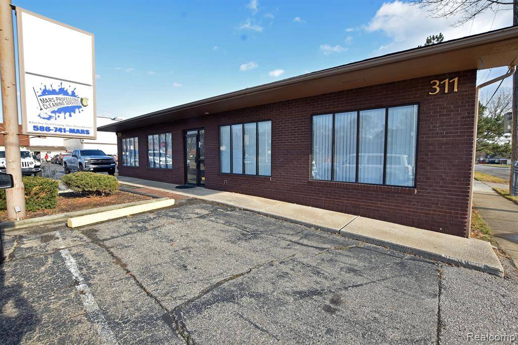 Mt. Clemens, MI 48043,311 SOUTHBOUND GRATIOT Avenue
