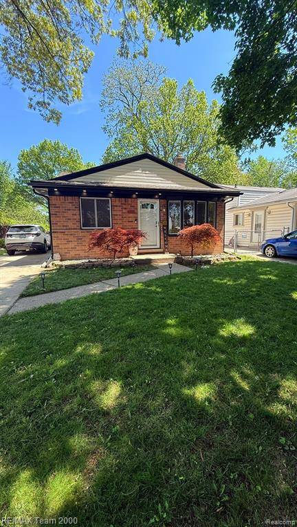 4425 WESTPOINT Street, Dearborn Heights, MI 48125