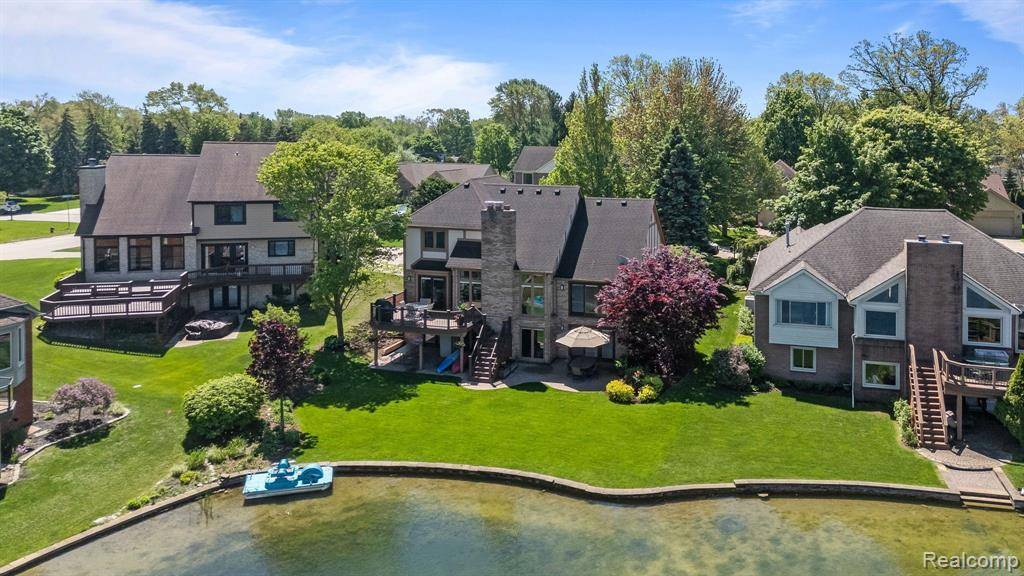 1725 S SHORE Drive, Rochester Hills, MI 48307