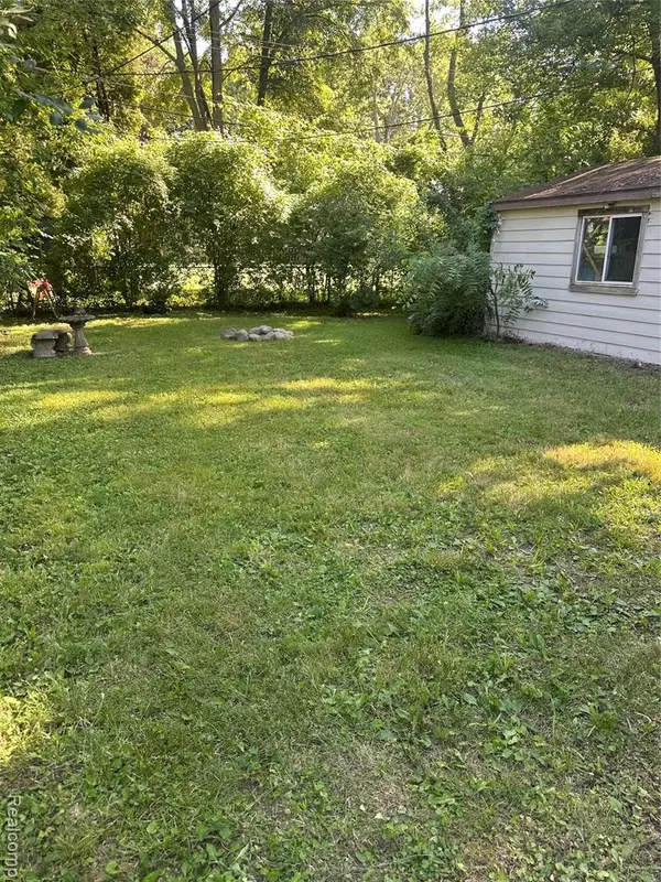 Pontiac, MI 48341,187 CRESTWOOD Street