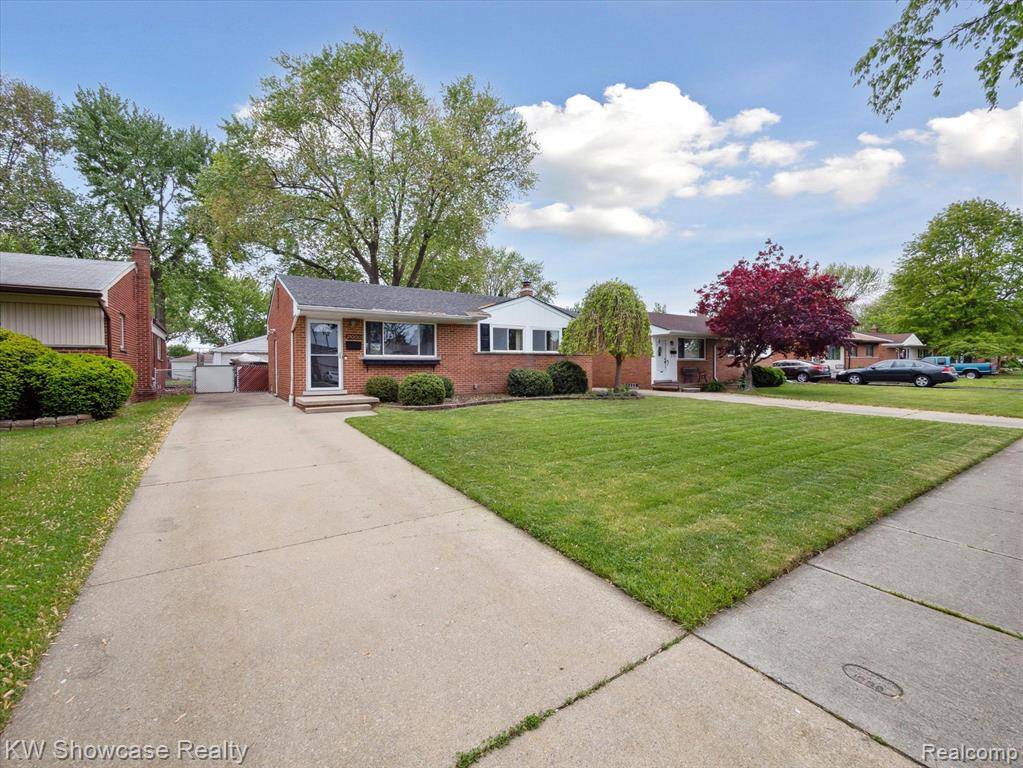 St. Clair Shores, MI 48081,21000 SAINT GERTRUDE Street