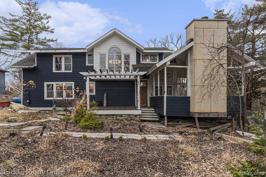 4985 LOCKHART Street, West Bloomfield Twp, MI 48323