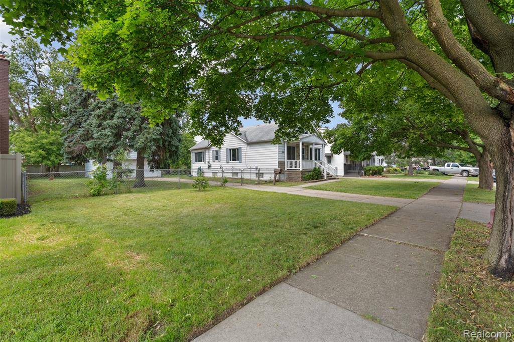 Warren, MI 48092,7416 GERALD Avenue