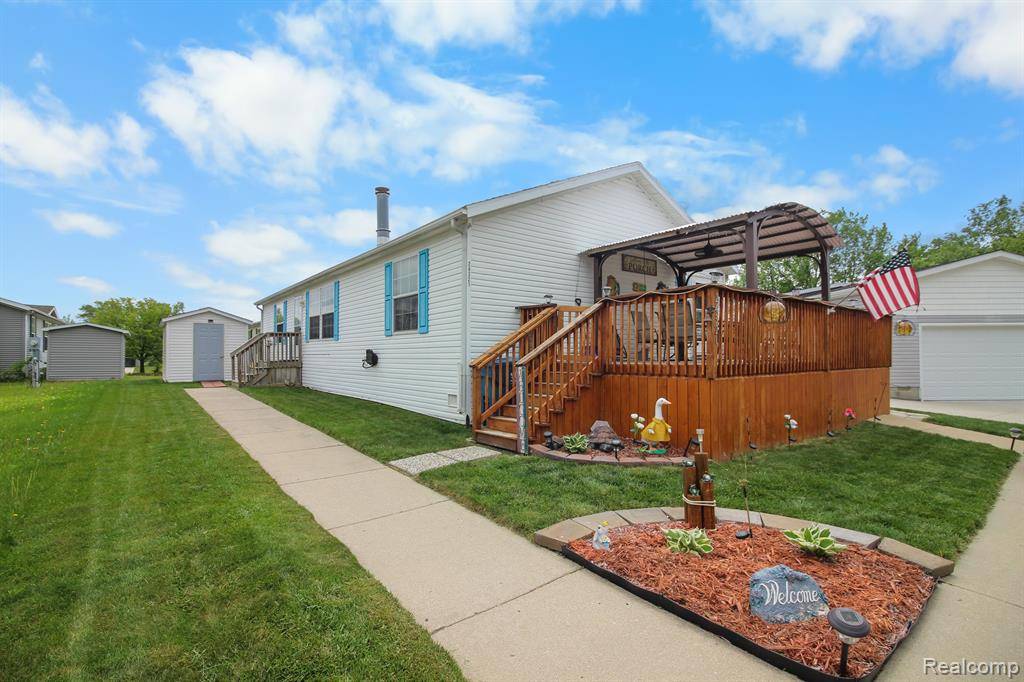 24321 KINGSTON Circle, Brownstown Twp, MI 48134