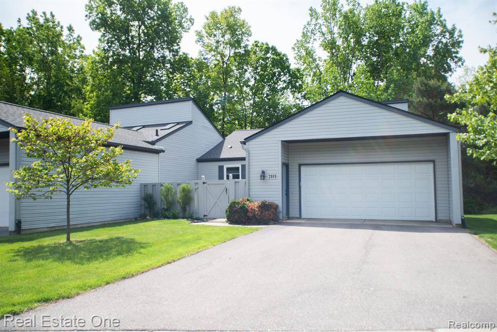 2869 BRECKENRIDGE Drive 95, Genoa Twp, MI 48114
