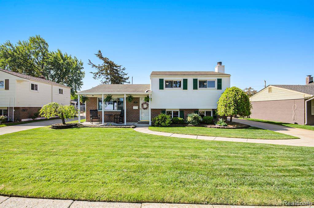 2426 CAMEL Drive, Sterling Heights, MI 48310