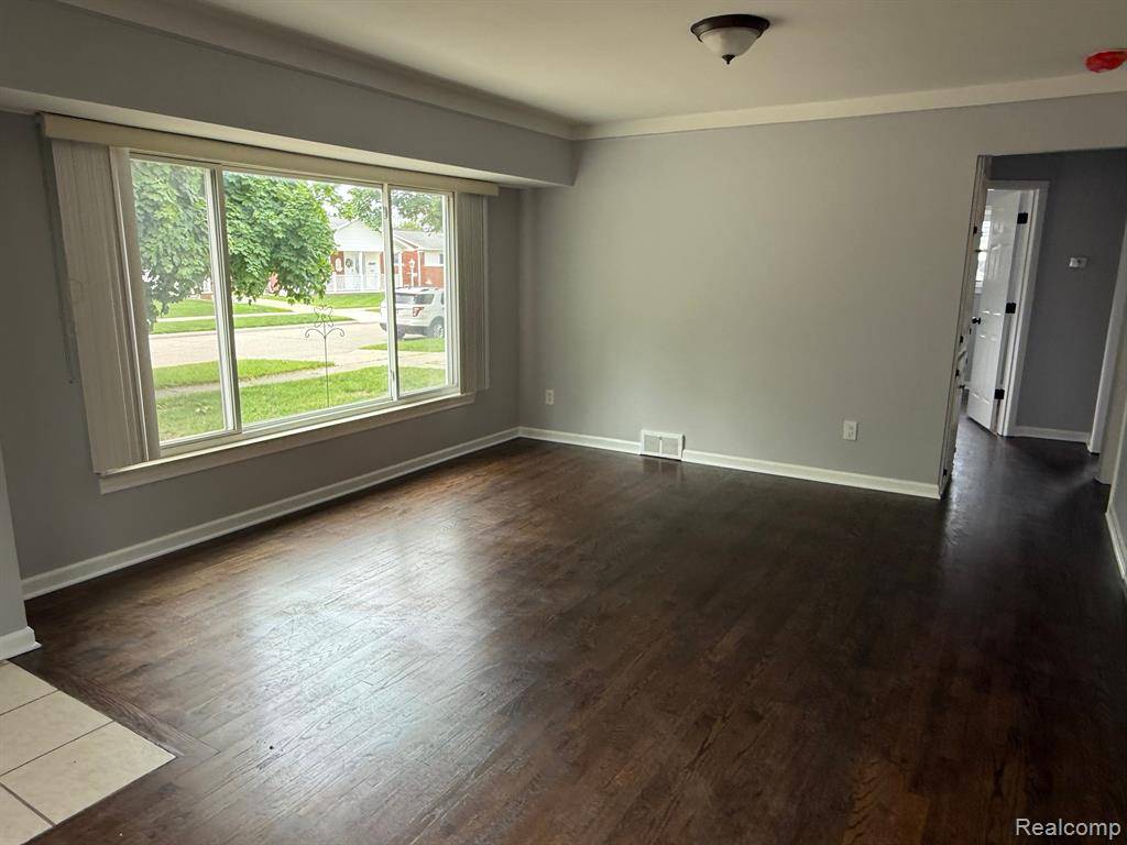 Southgate, MI 48195,15255 MULBERRY Street