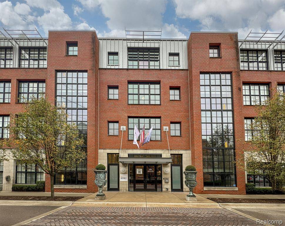 2051 VILLA Road 203, Birmingham, MI 48009