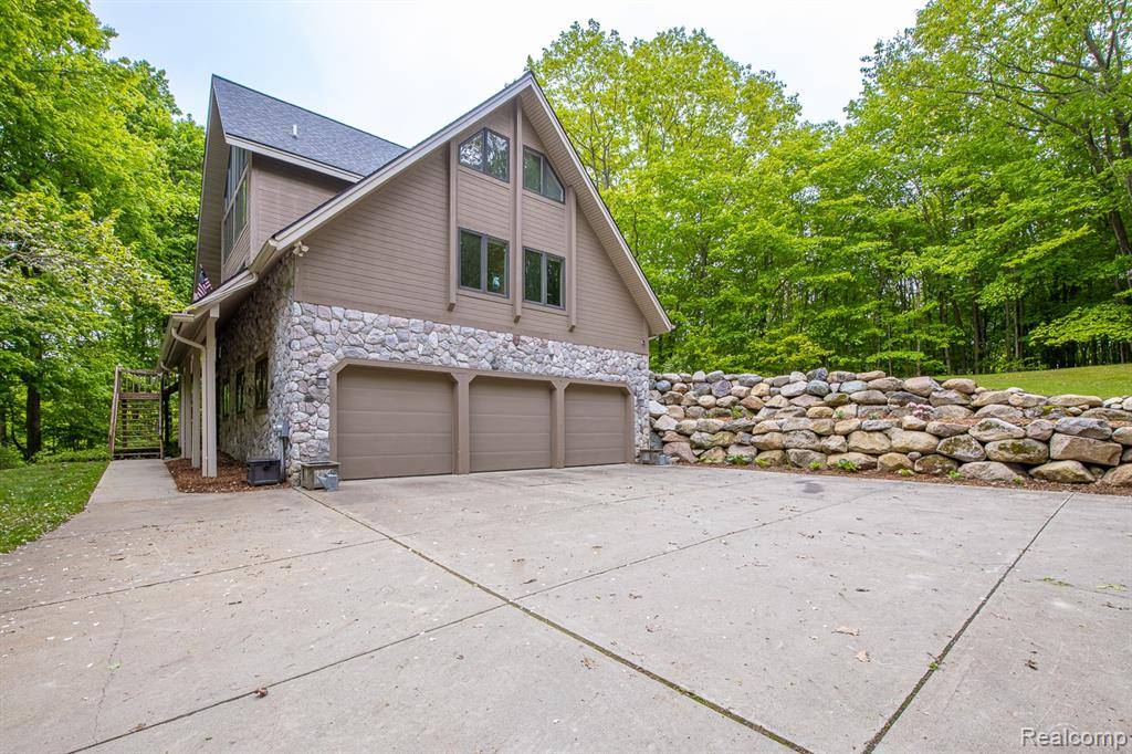 White Lake Twp, MI 48386,4076 CROSS Road
