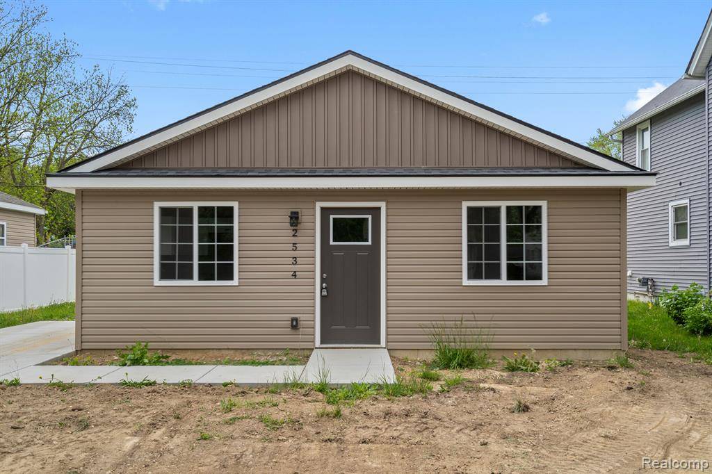 2534 PREMONT Avenue, Waterford Twp, MI 48328