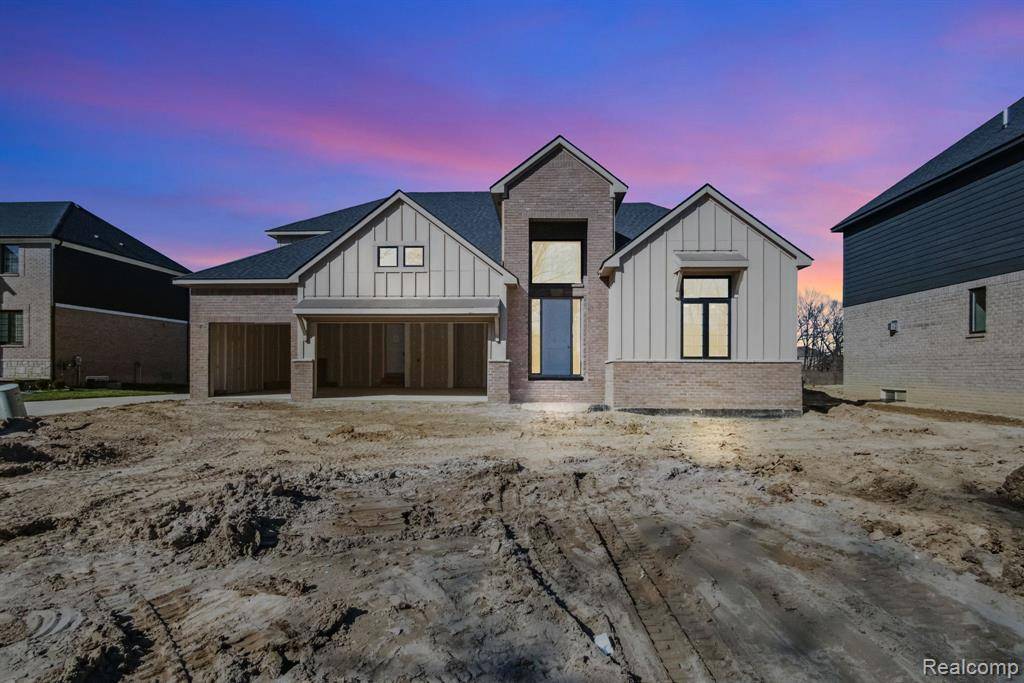 45070 TWIN RIVER Drive, Macomb Twp, MI 48044