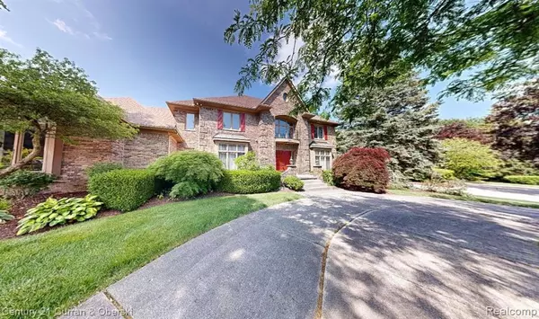 29918 KENLOCH Drive, Farmington Hills, MI 48331