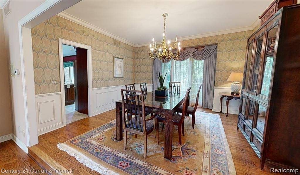 Farmington Hills, MI 48331,29918 KENLOCH Drive
