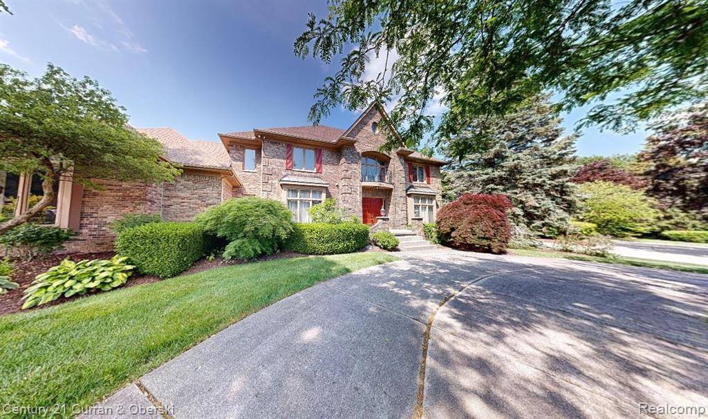 29918 KENLOCH Drive, Farmington Hills, MI 48331