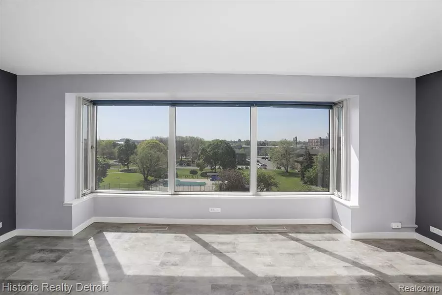 1300 E LAFAYETTE Street 305, Detroit, MI 48207