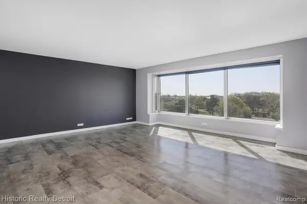 Detroit, MI 48207,1300 E LAFAYETTE Street 305