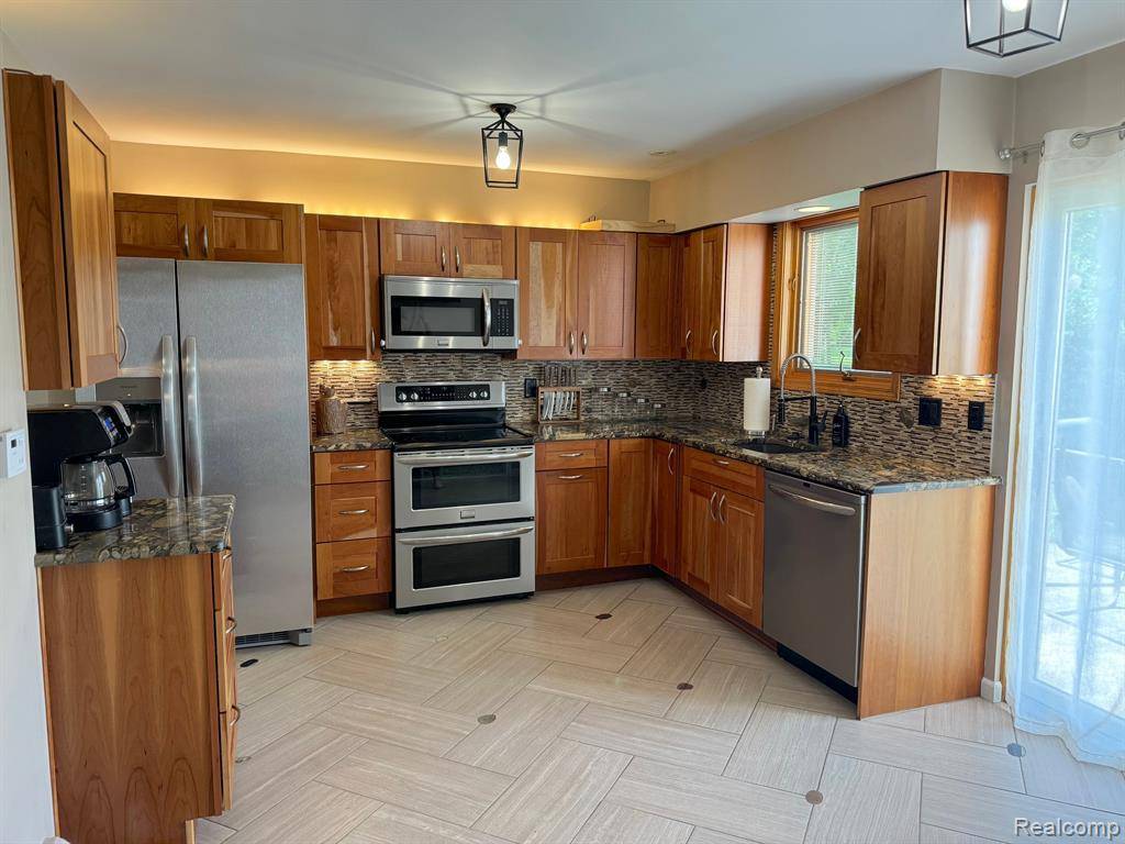 Livonia, MI 48154,37502 LADYWOOD Street