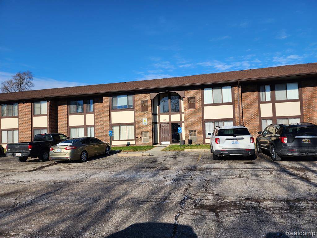 4925 E 10 Mile Rd Road 5, Warren, MI 48091