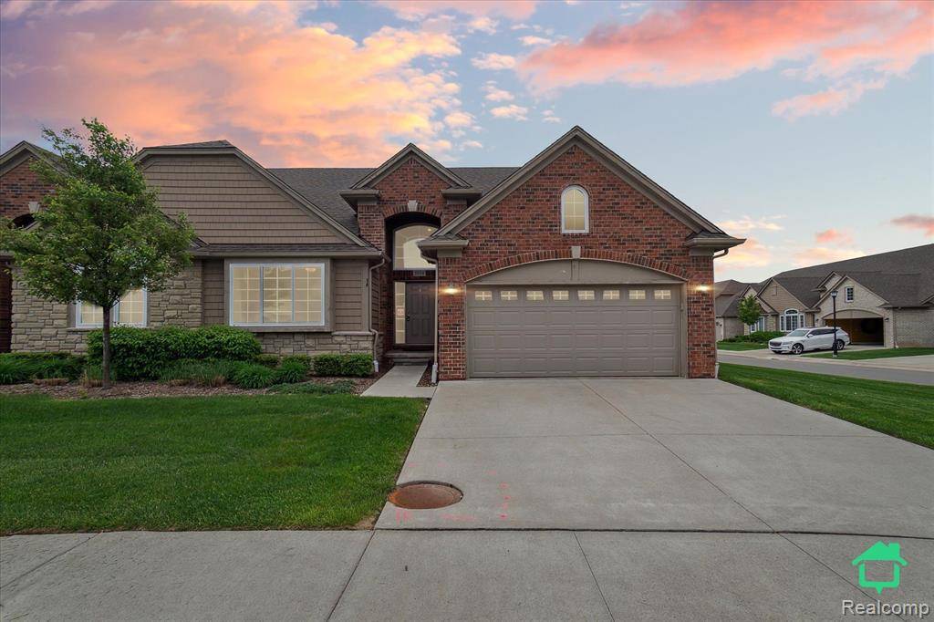 5104 Hawkseye TerraceE, Warren, MI 48092