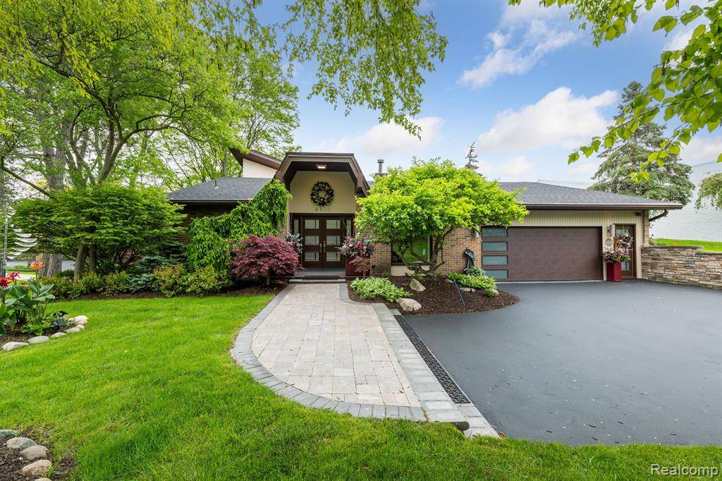 West Bloomfield Twp, MI 48323,4749 TARA