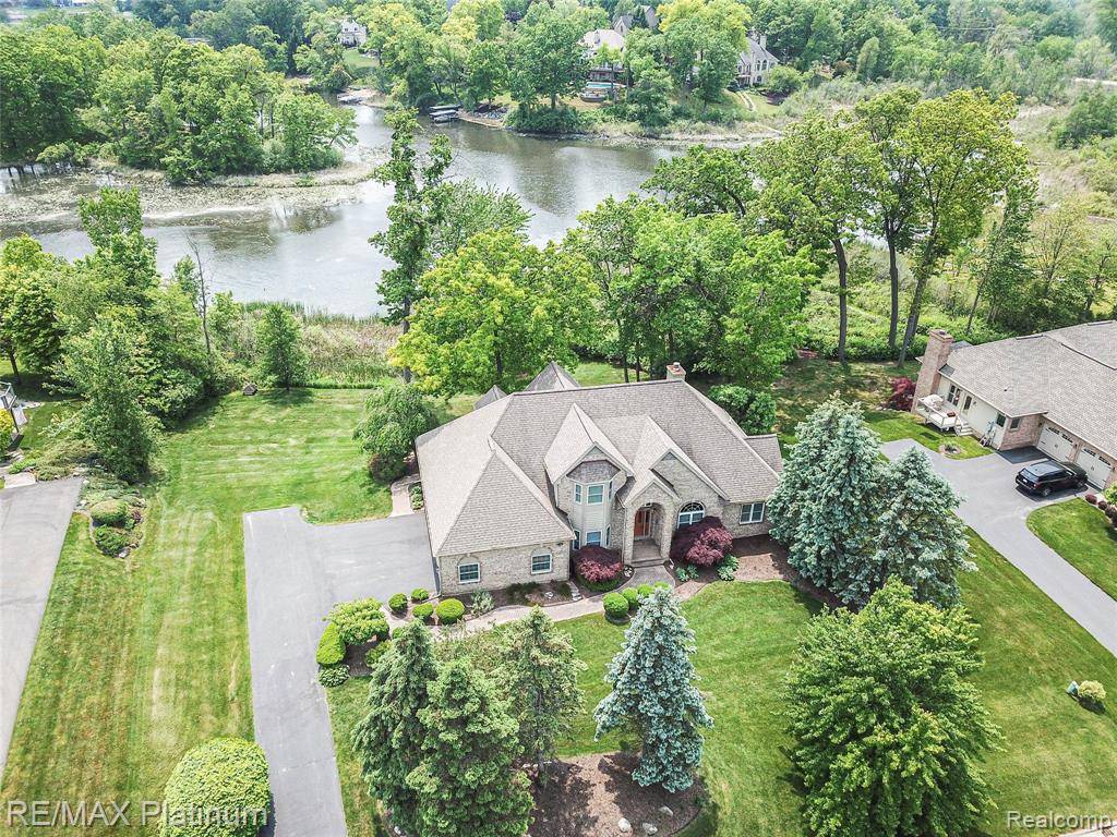 Brighton Twp, MI 48114,8342 ISLANDVIEW Court