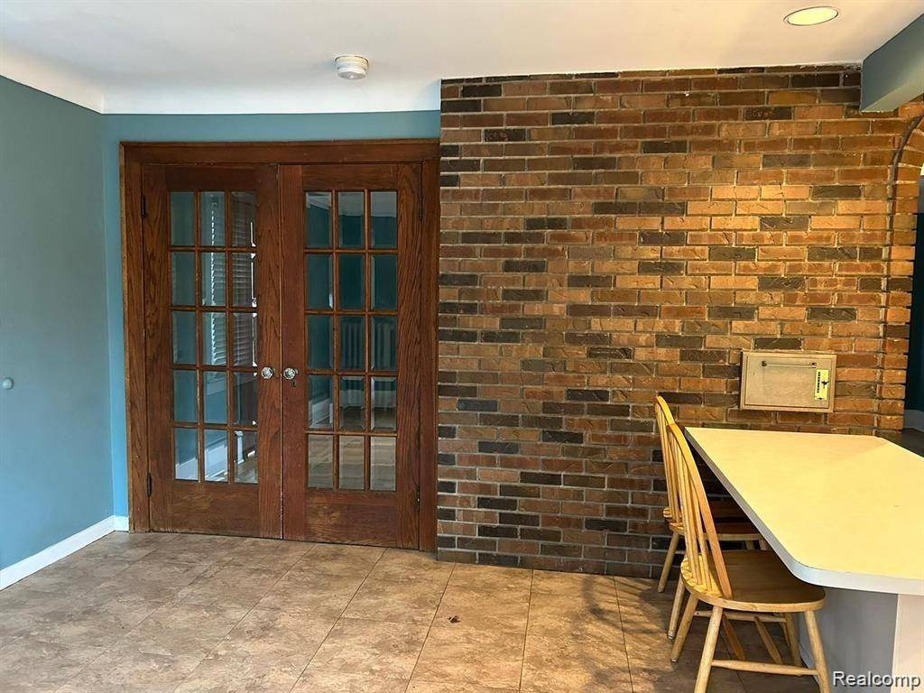 Royal Oak, MI 48067,613 E LINCOLN Avenue
