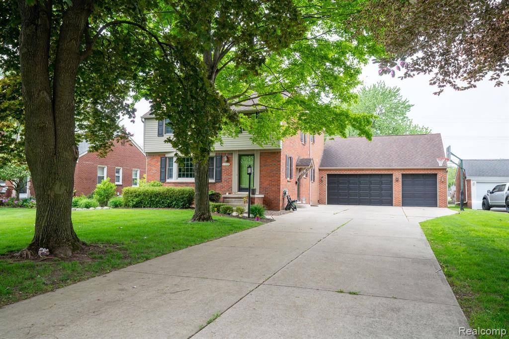 2366 GRANGE Road,  Trenton,  MI 48183