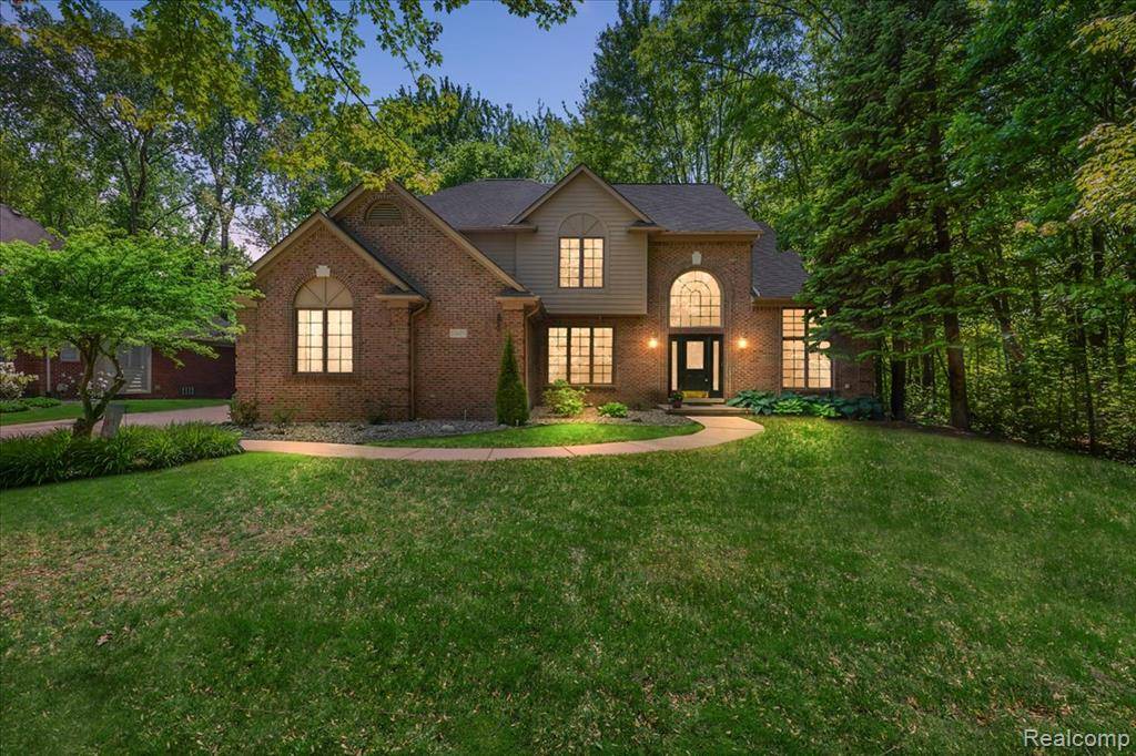 53629 WAYBURN Court, Shelby Twp, MI 48315