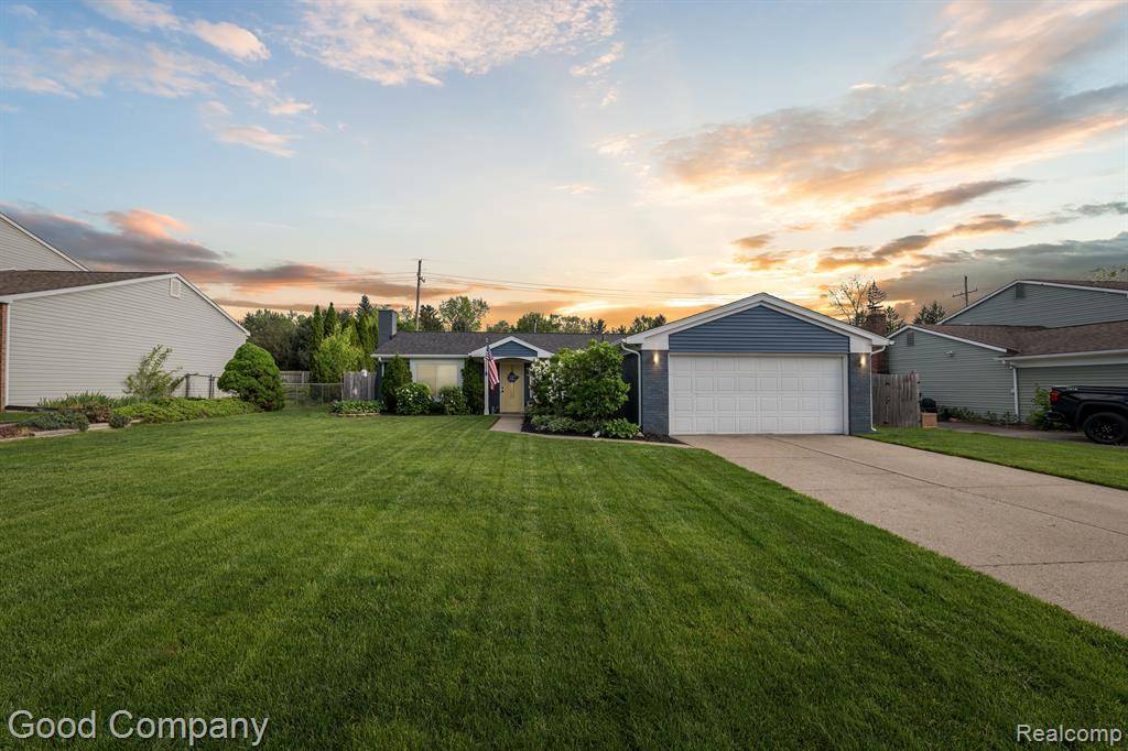 1255 MEADOWOOD Drive, Waterford Twp, MI 48327