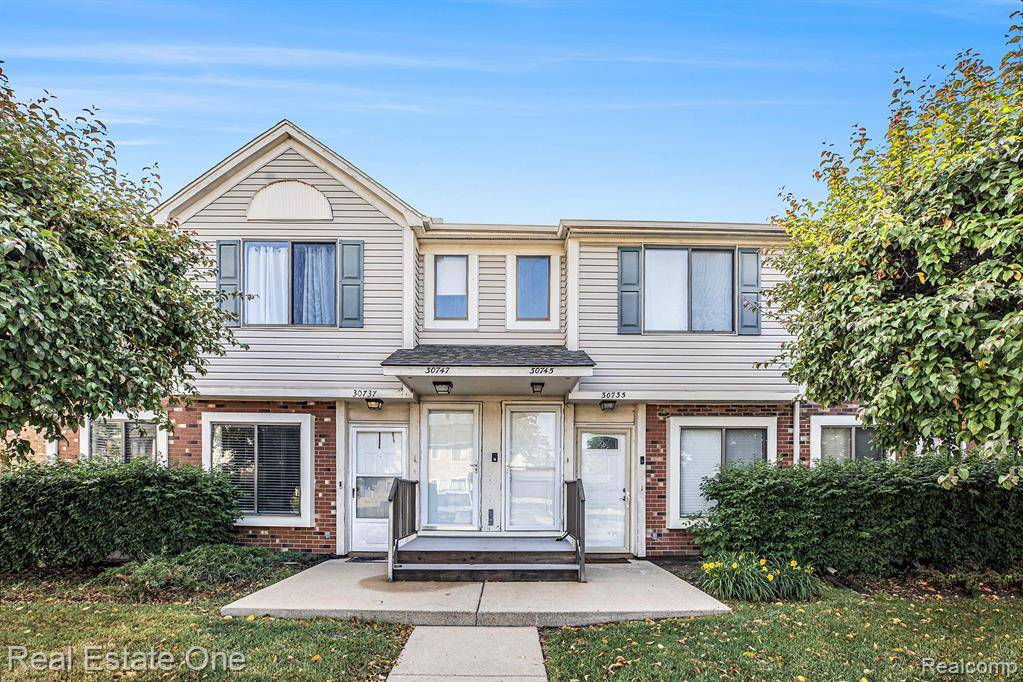 30745 Hidden Pines Lane W 18, Roseville, MI 48066