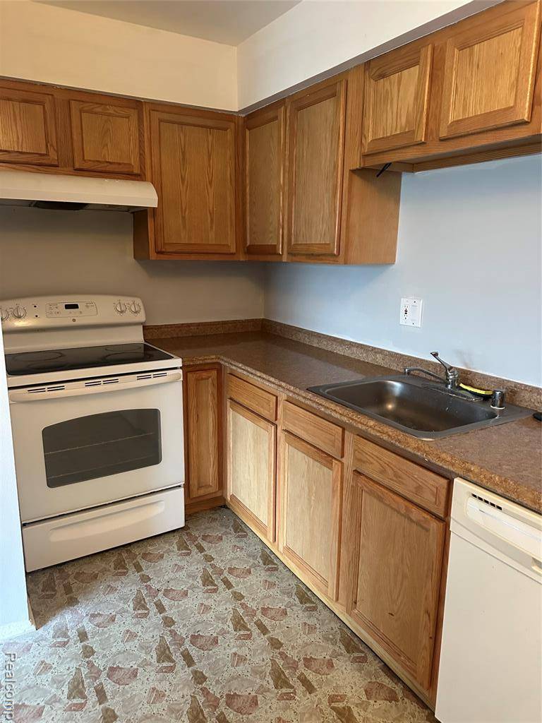 Southfield, MI 48033,25300 SHIAWASSEE Circle 202