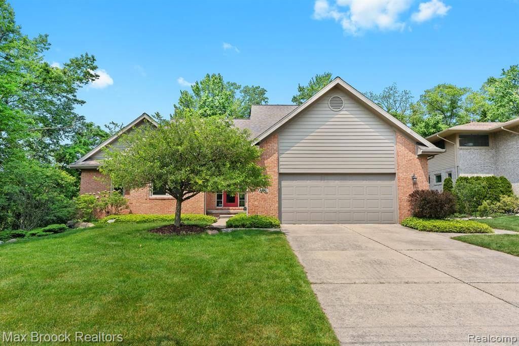 2590 ARNETH Road, West Bloomfield Twp, MI 48324