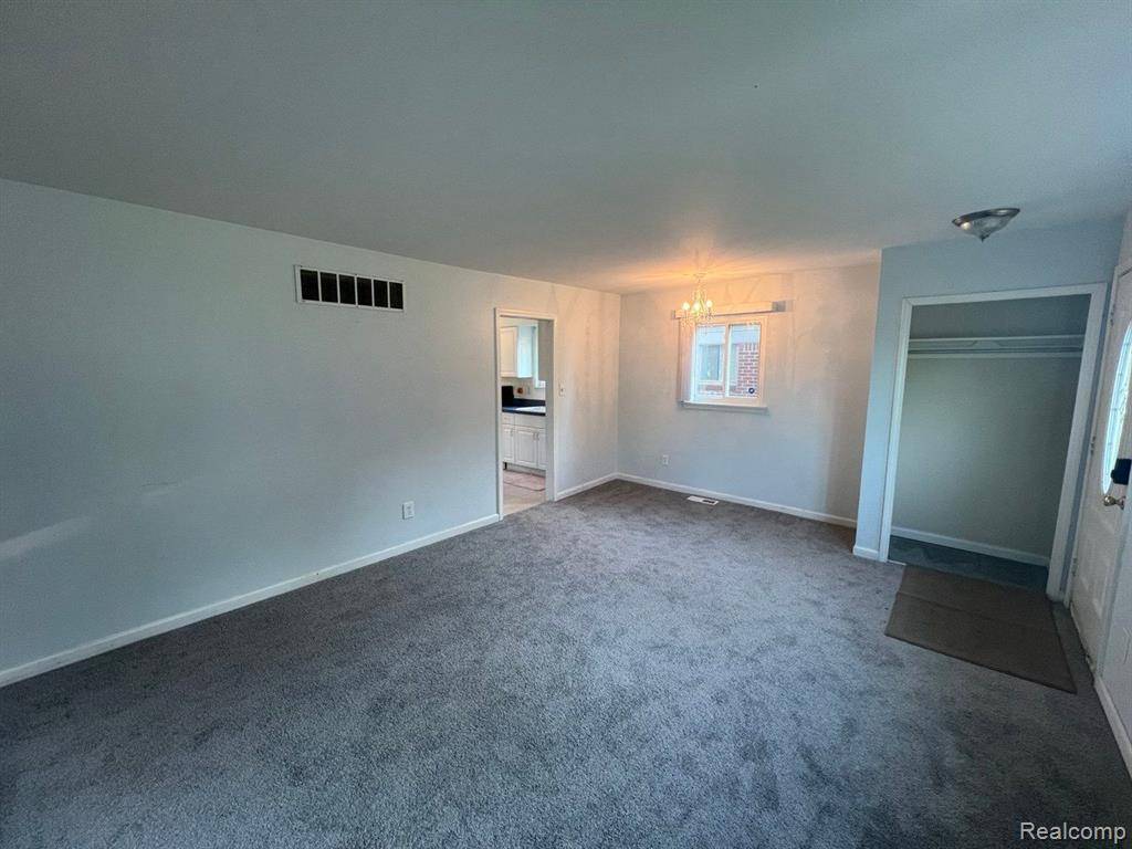 Dearborn Heights, MI 48125,25475 NORFOLK Street