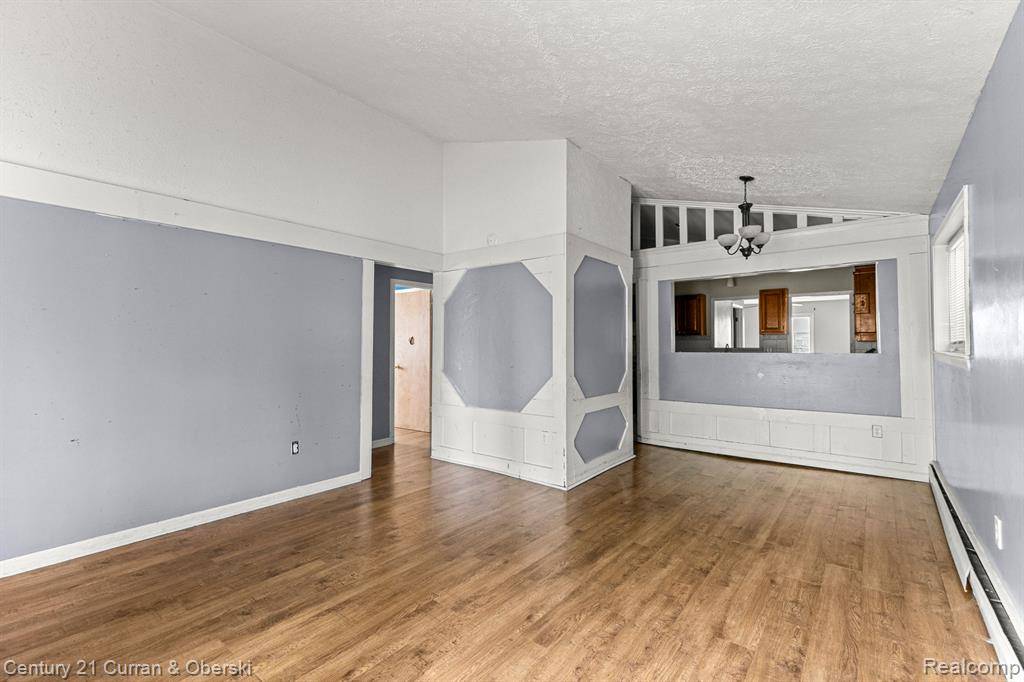 Hazel Park, MI 48030,80 E MAHAN Avenue