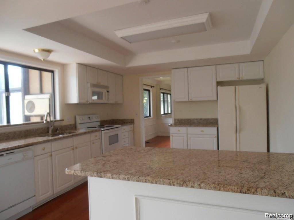 Troy, MI 48085,5086 FALMOUTH Drive