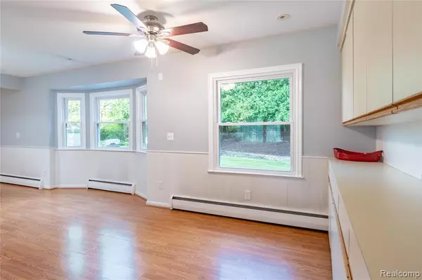 Farmington Hills, MI 48334,31894 MERTON Drive