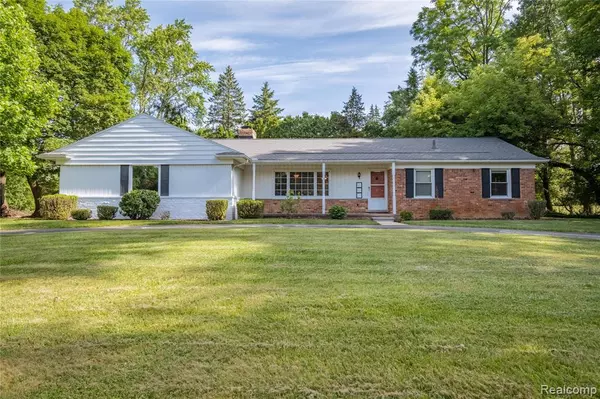 31894 MERTON Drive, Farmington Hills, MI 48334