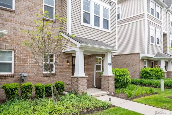 3217 CHAMBERS W 87, Wixom, MI 48393